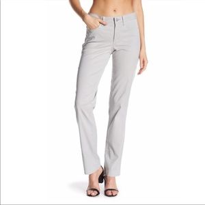 NWT- NYDJ-Marilyn straight. Size 12 color snow cap.